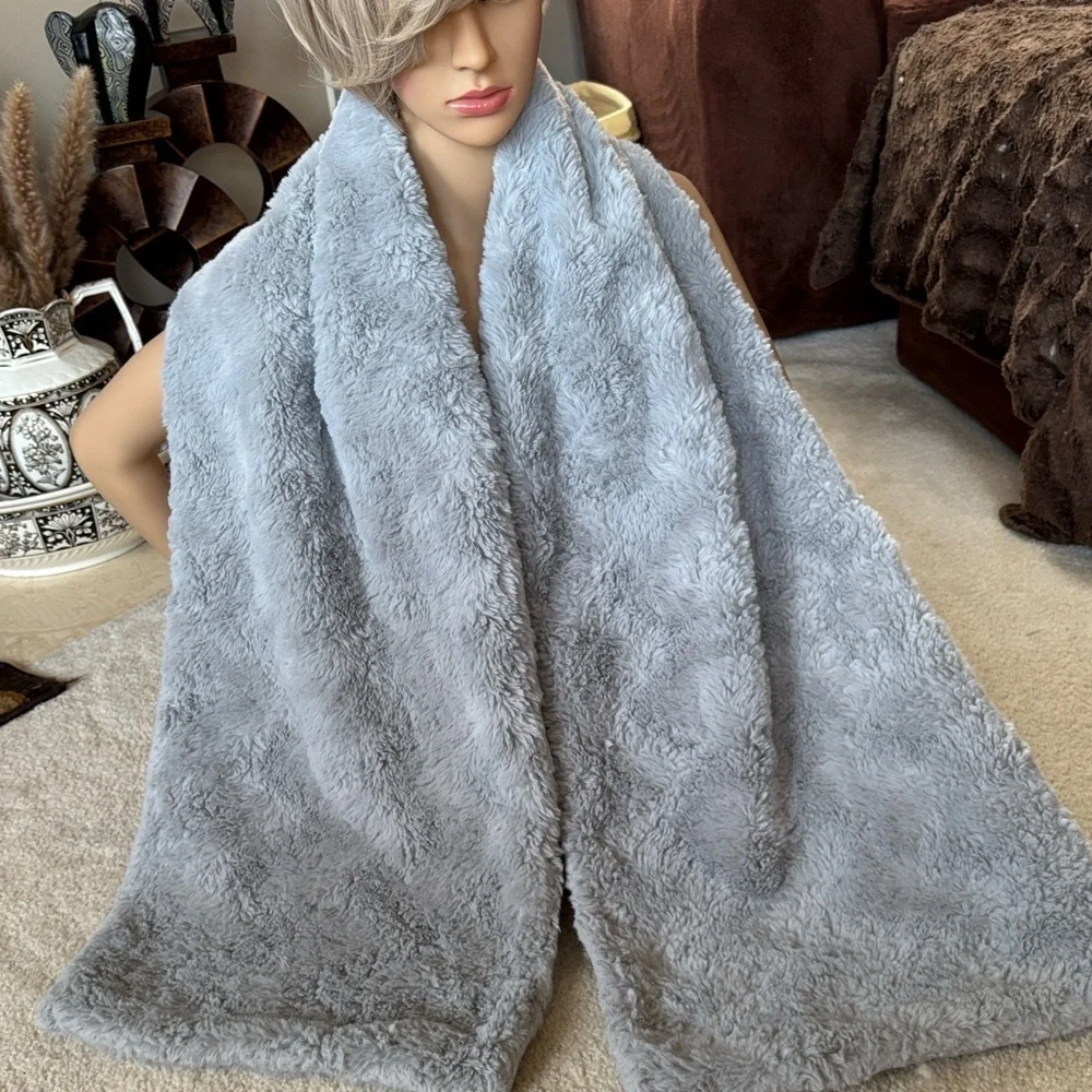Wendy Bellissimo Warm & Cozy Gray Blanket Wrap Scarf Fuzzy Fleece